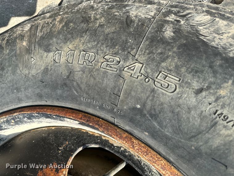 image for item OJ9686 1986 Mack R688ST dump truck