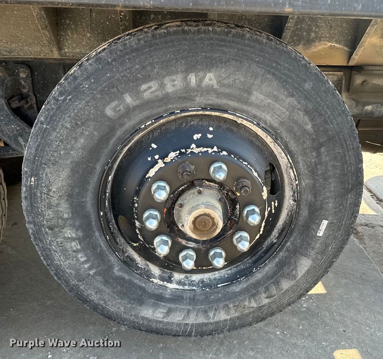 image for item OJ9686 1986 Mack R688ST dump truck