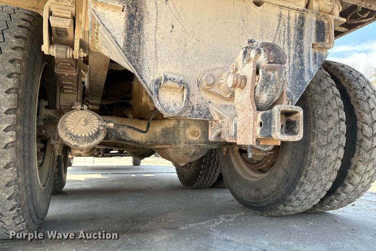 image for item OJ9686 1986 Mack R688ST dump truck