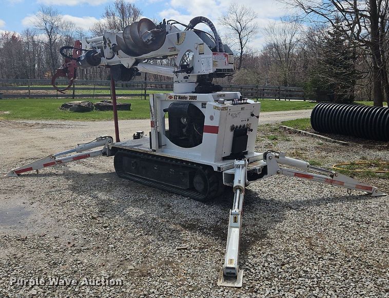 image for item OK9844 2006 EZ Hauler  3800 mini digger derrick