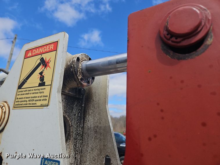 image for item OK9844 2006 EZ Hauler  3800 mini digger derrick