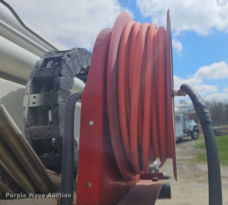 image for item OK9844 2006 EZ Hauler  3800 mini digger derrick