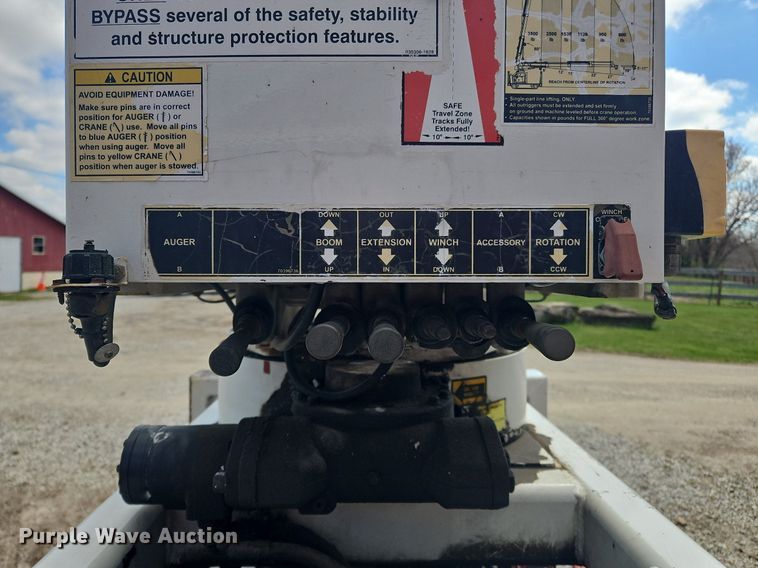 image for item OK9844 2006 EZ Hauler  3800 mini digger derrick