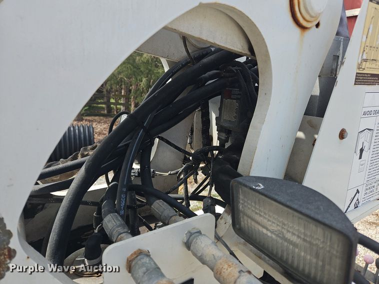 image for item OK9844 2006 EZ Hauler  3800 mini digger derrick