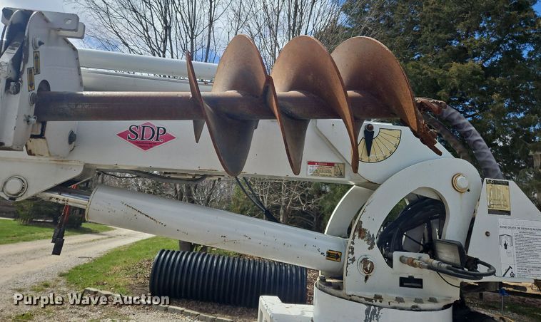 image for item OK9844 2006 EZ Hauler  3800 mini digger derrick