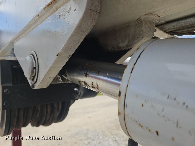 image for item OK9844 2006 EZ Hauler  3800 mini digger derrick