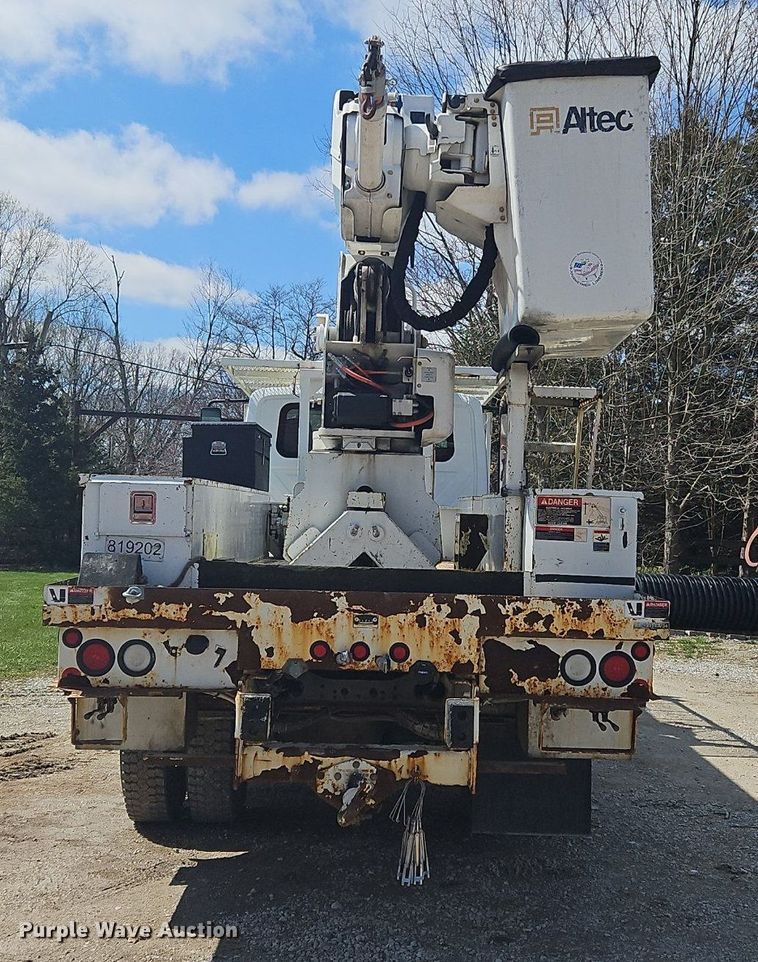 image for item OK9845 2012 International  7300 bucket truck