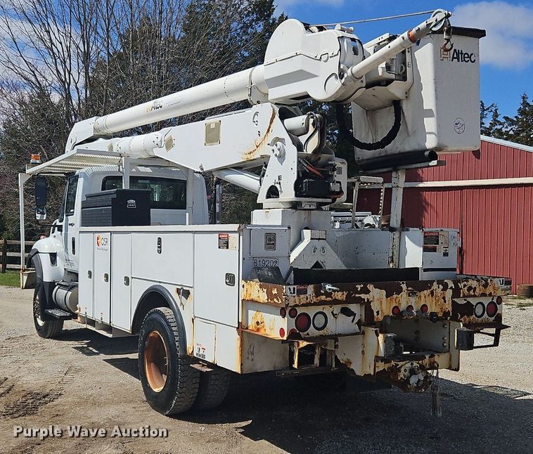 image for item OK9845 2012 International  7300 bucket truck