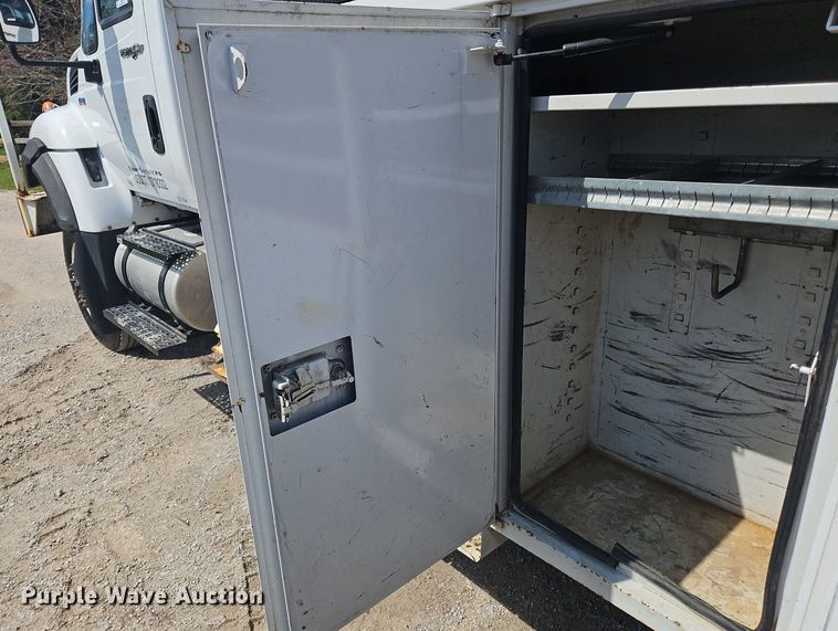 image for item OK9845 2012 International  7300 bucket truck