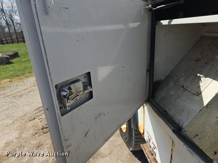 image for item OK9845 2012 International  7300 bucket truck