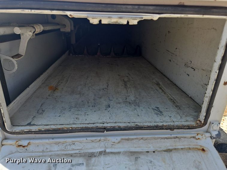 image for item OK9845 2012 International  7300 bucket truck