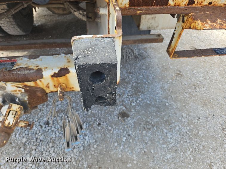 image for item OK9845 2012 International  7300 bucket truck