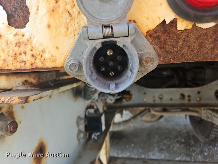 image for item OK9845 2012 International  7300 bucket truck