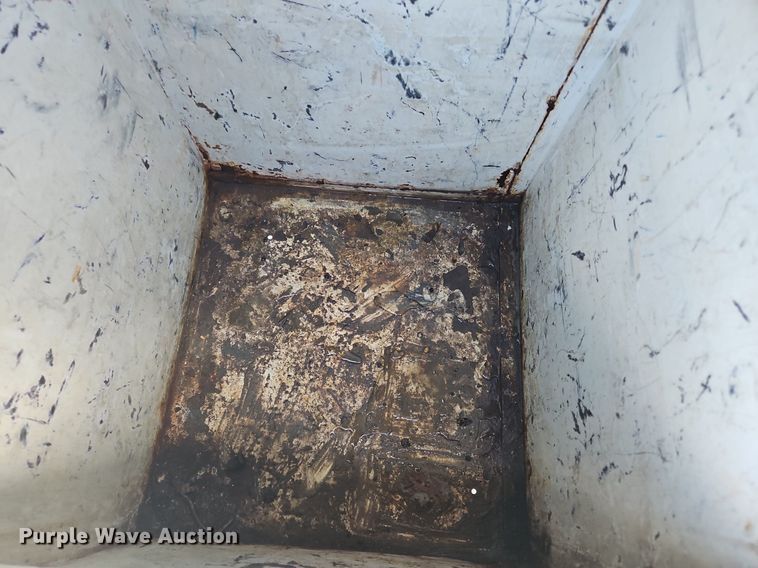 image for item OK9845 2012 International  7300 bucket truck