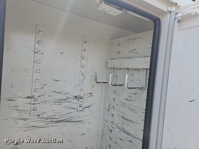 image for item OK9845 2012 International  7300 bucket truck