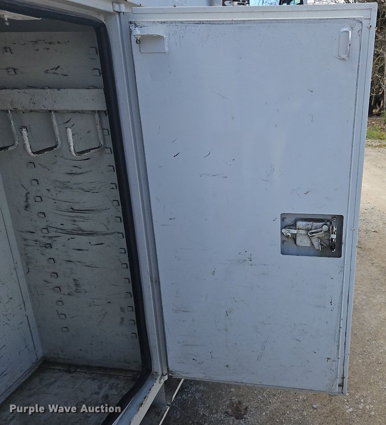 image for item OK9845 2012 International  7300 bucket truck