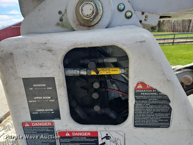 image for item OK9845 2012 International  7300 bucket truck