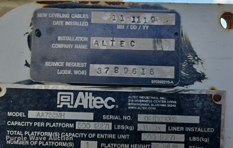 image for item OK9845 2012 International  7300 bucket truck