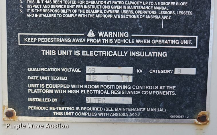 image for item OK9845 2012 International  7300 bucket truck