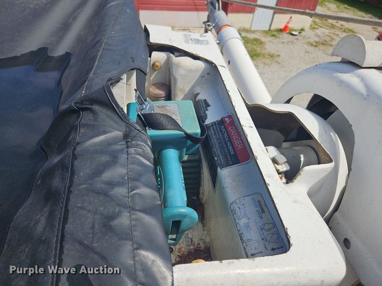 image for item OK9845 2012 International  7300 bucket truck