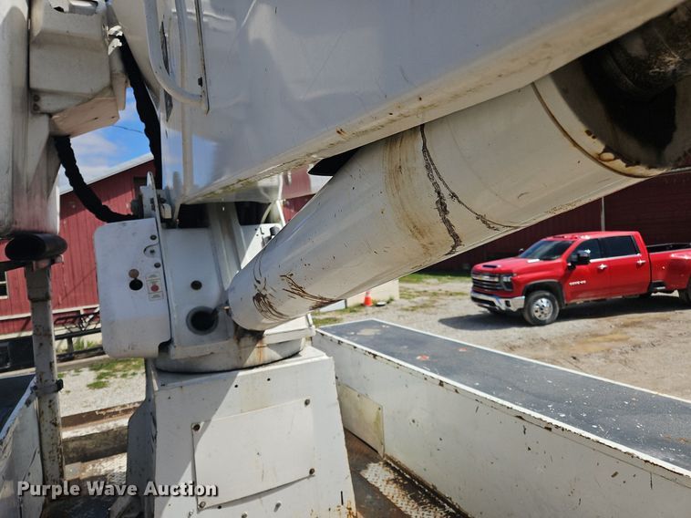 image for item OK9845 2012 International  7300 bucket truck