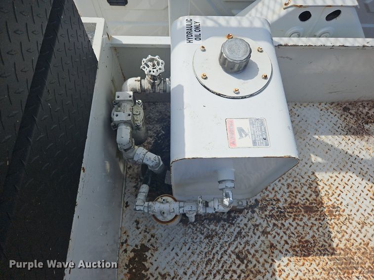 image for item OK9845 2012 International  7300 bucket truck