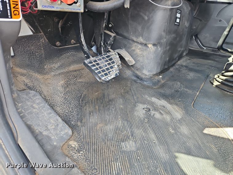 image for item OK9845 2012 International  7300 bucket truck