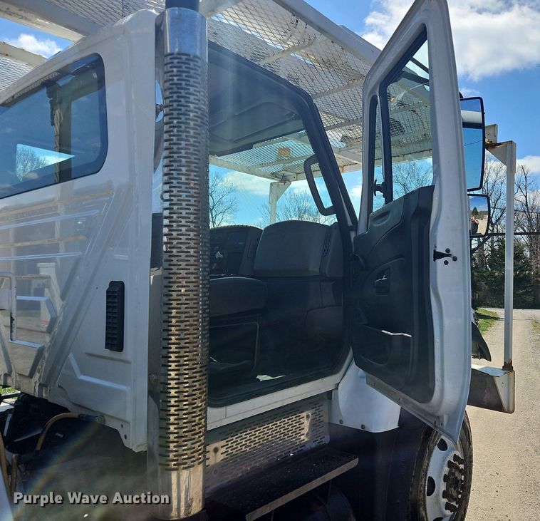 image for item OK9845 2012 International  7300 bucket truck