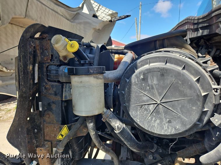 image for item OK9845 2012 International  7300 bucket truck