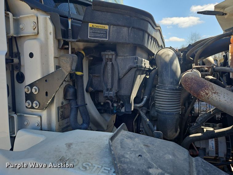 image for item OK9845 2012 International  7300 bucket truck