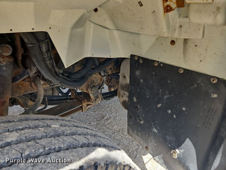 image for item OK9845 2012 International  7300 bucket truck