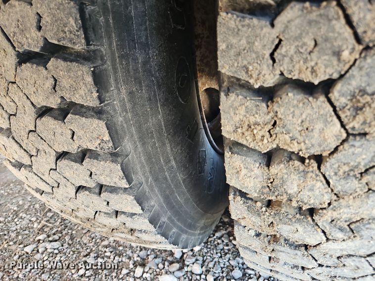 image for item OK9845 2012 International  7300 bucket truck