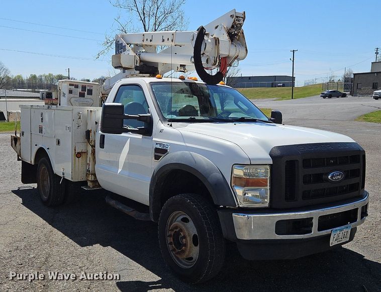 image for item OK9853 2010 Ford F550 Super Duty XL bucket truck