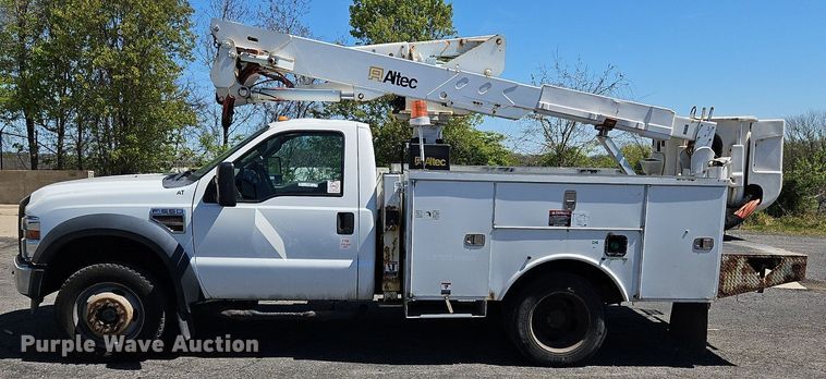 image for item OK9853 2010 Ford F550 Super Duty XL bucket truck