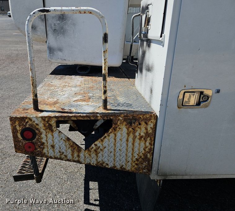 image for item OK9853 2010 Ford F550 Super Duty XL bucket truck