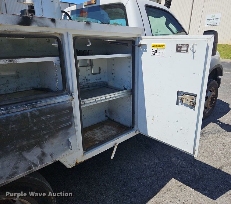 image for item OK9853 2010 Ford F550 Super Duty XL bucket truck