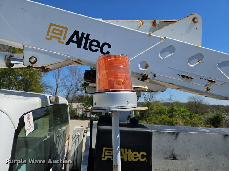 image for item OK9853 2010 Ford F550 Super Duty XL bucket truck