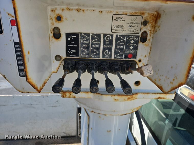 image for item OK9853 2010 Ford F550 Super Duty XL bucket truck