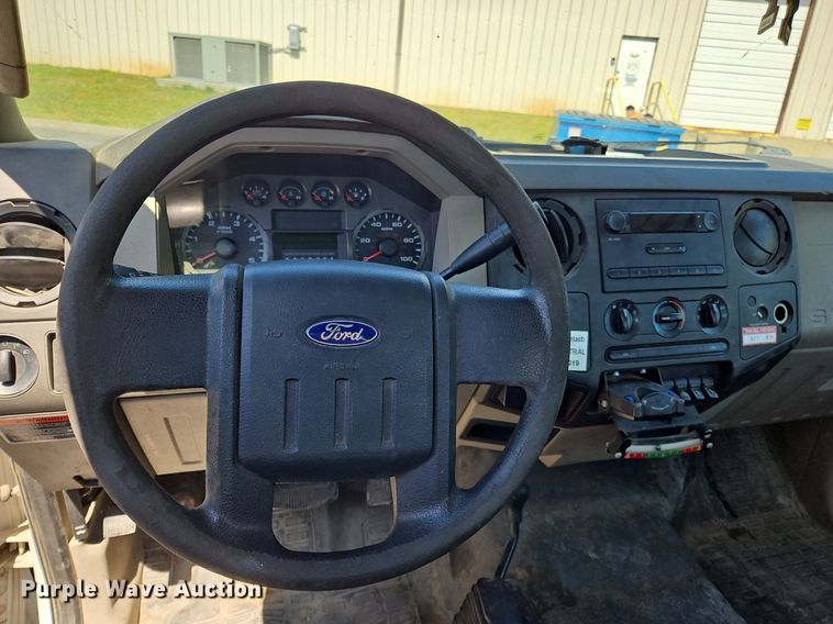 image for item OK9853 2010 Ford F550 Super Duty XL bucket truck