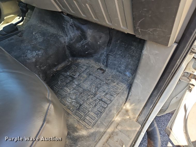 image for item OK9853 2010 Ford F550 Super Duty XL bucket truck