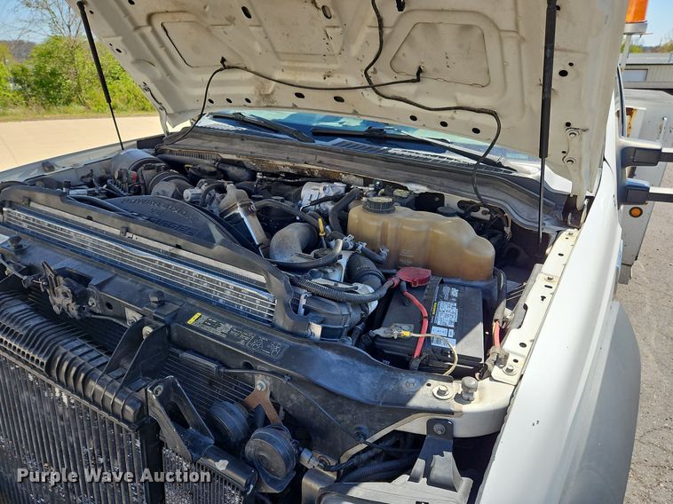 image for item OK9853 2010 Ford F550 Super Duty XL bucket truck