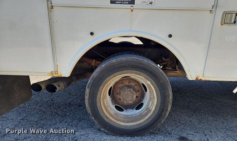 image for item OK9853 2010 Ford F550 Super Duty XL bucket truck