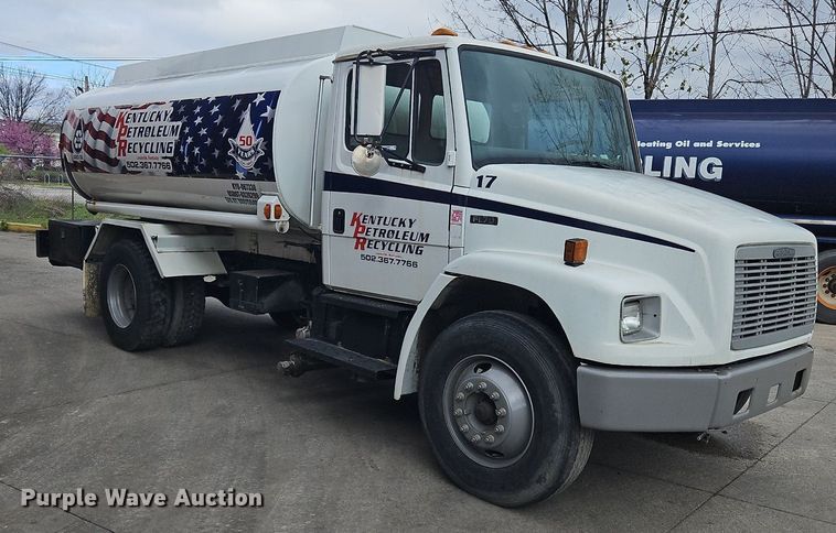 image for item OK9854 1996 Freightliner  FL70 tank truck