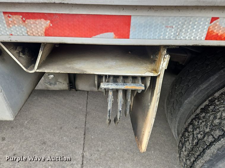 image for item OK9854 1996 Freightliner  FL70 tank truck