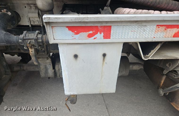 image for item OK9854 1996 Freightliner  FL70 tank truck