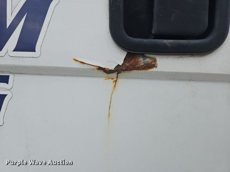 image for item OK9854 1996 Freightliner  FL70 tank truck