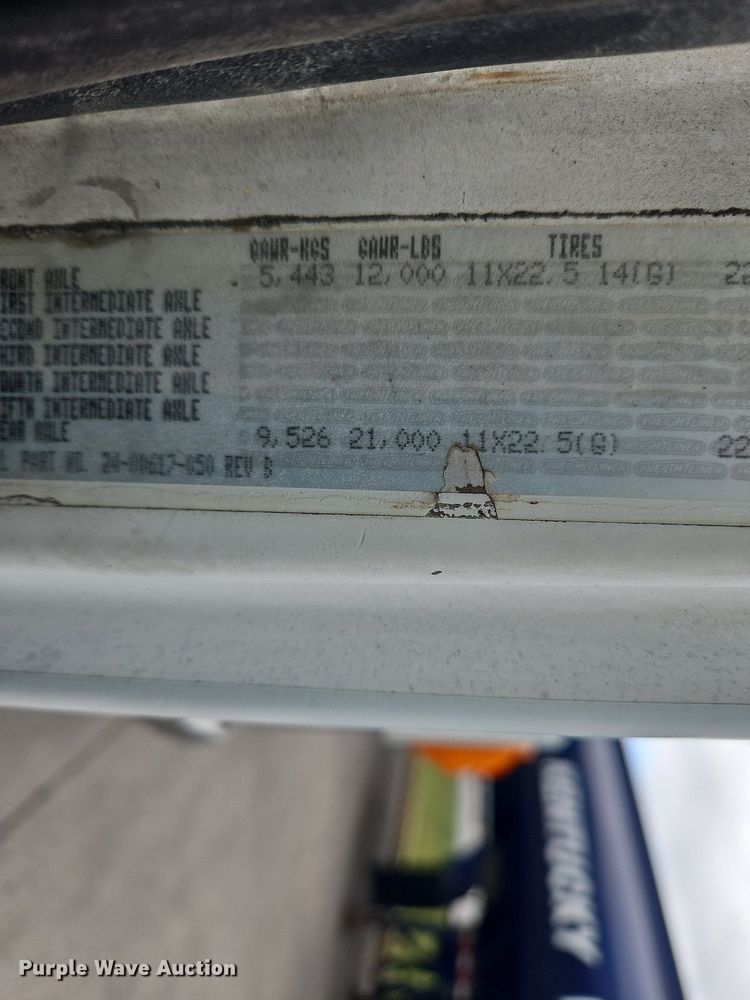 image for item OK9854 1996 Freightliner  FL70 tank truck