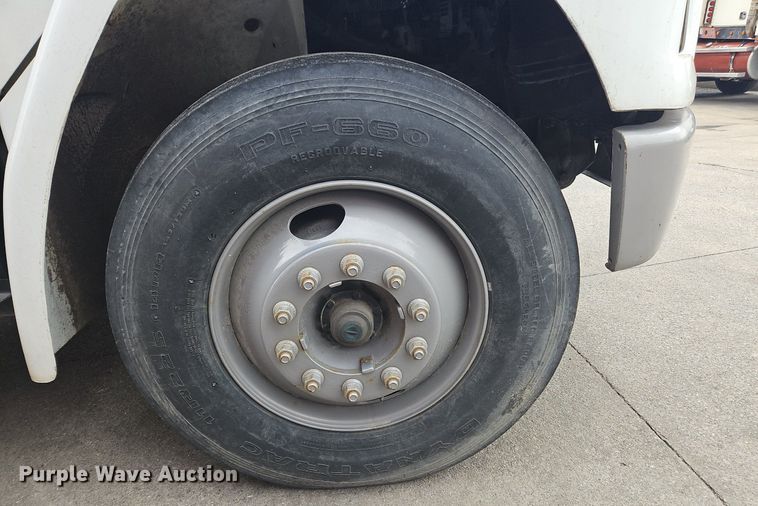 image for item OK9854 1996 Freightliner  FL70 tank truck