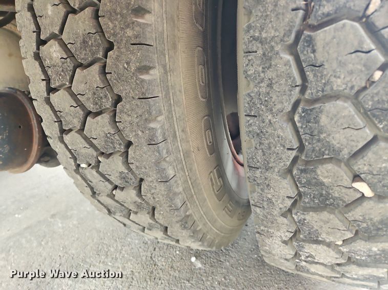 image for item OK9854 1996 Freightliner  FL70 tank truck