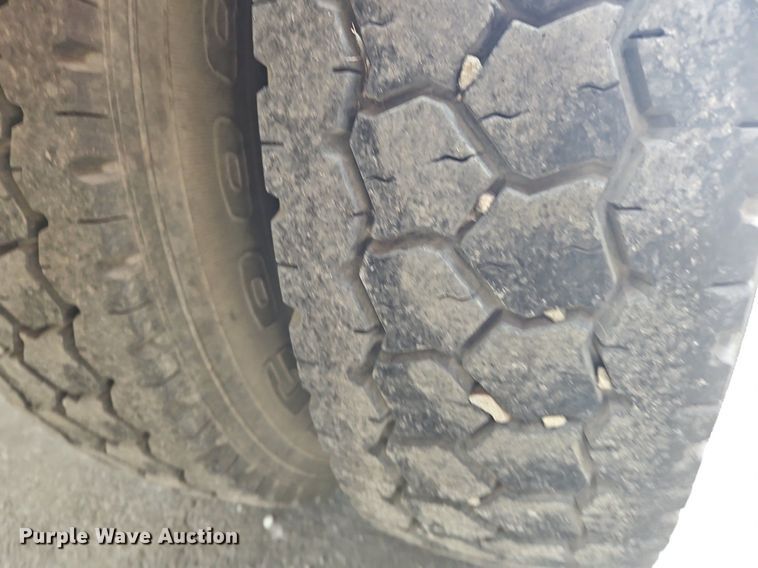 image for item OK9854 1996 Freightliner  FL70 tank truck